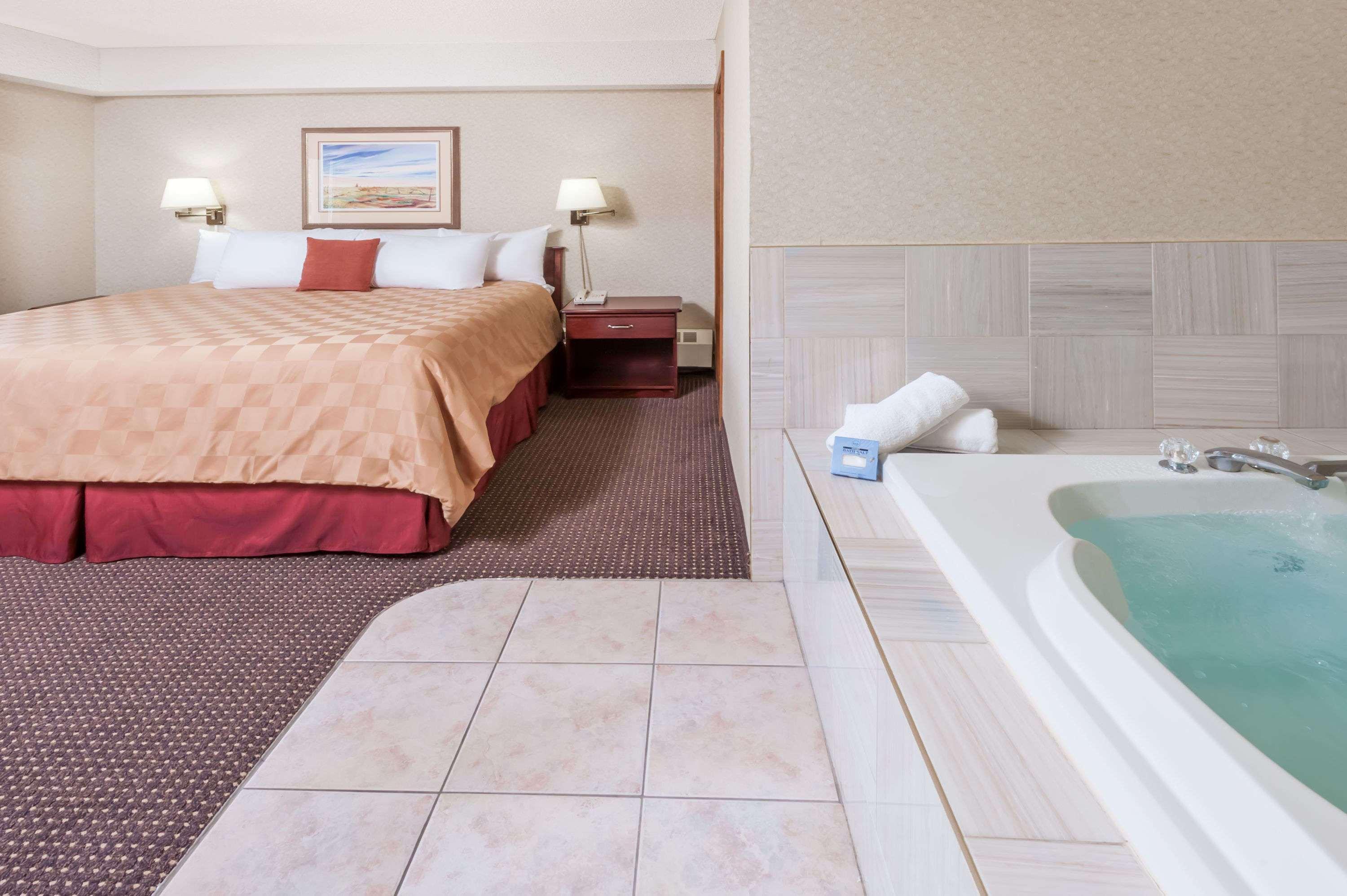 Stony Plain Inn & Suites Exterior foto
