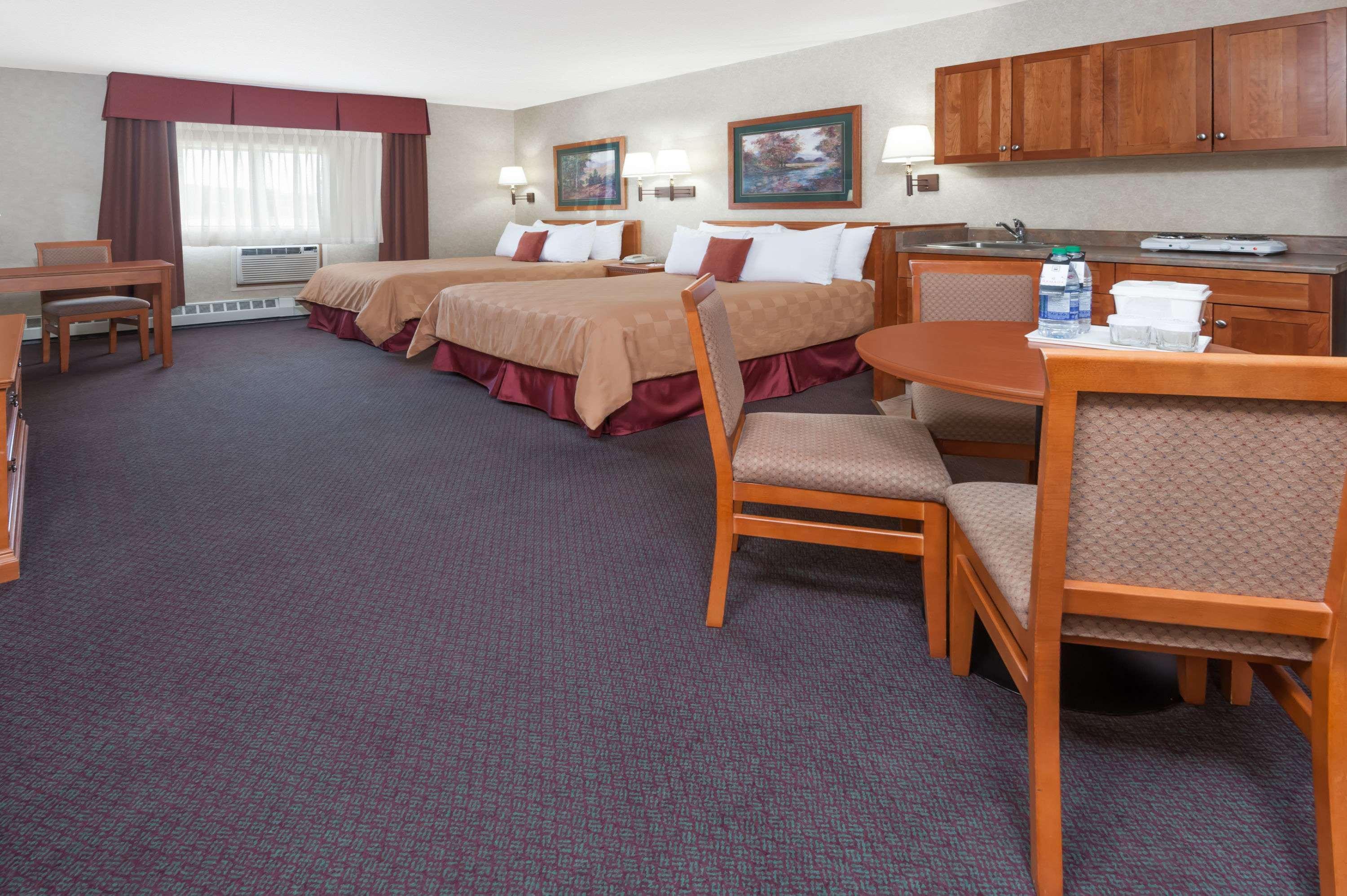 Stony Plain Inn & Suites Exterior foto