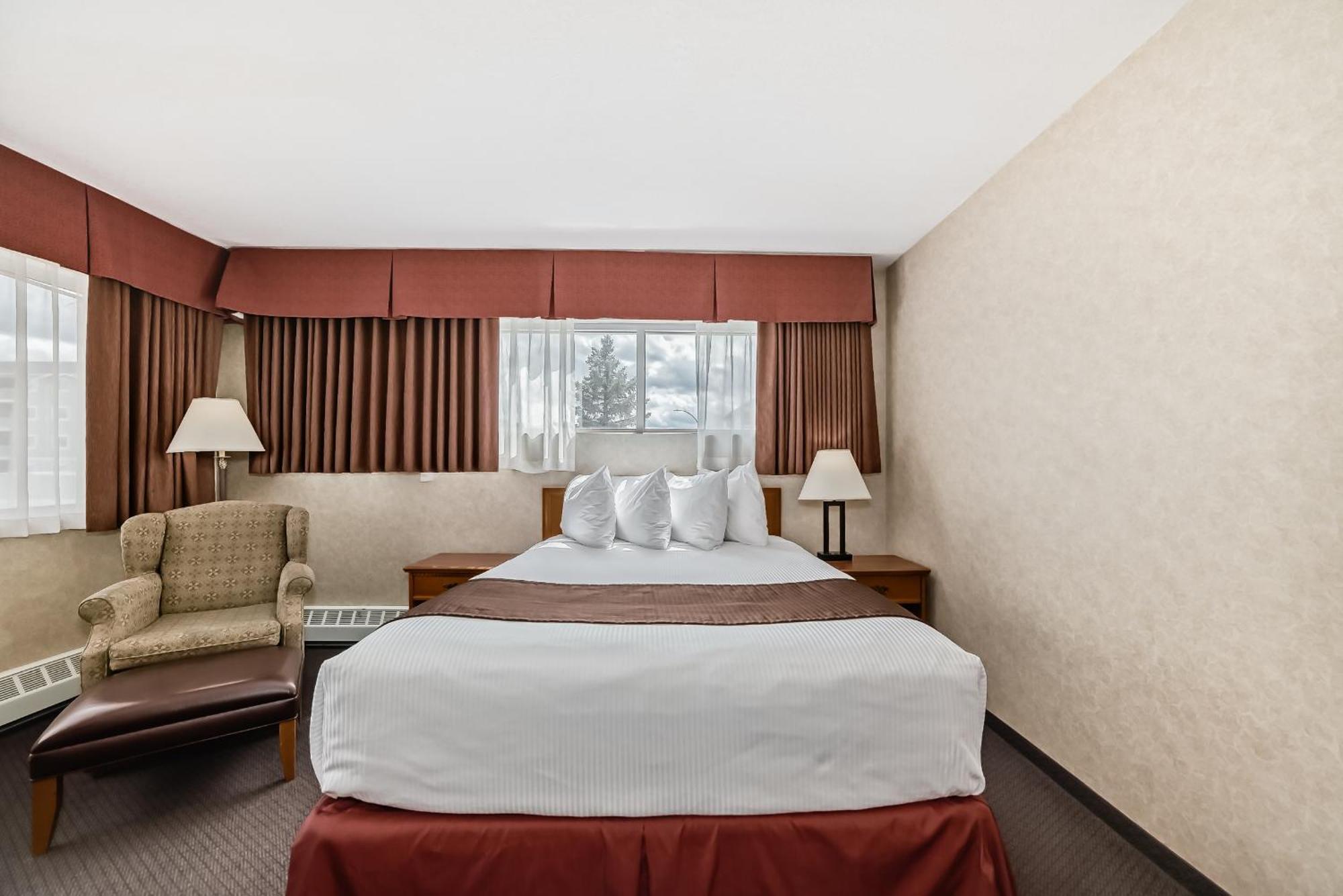 Stony Plain Inn & Suites Exterior foto